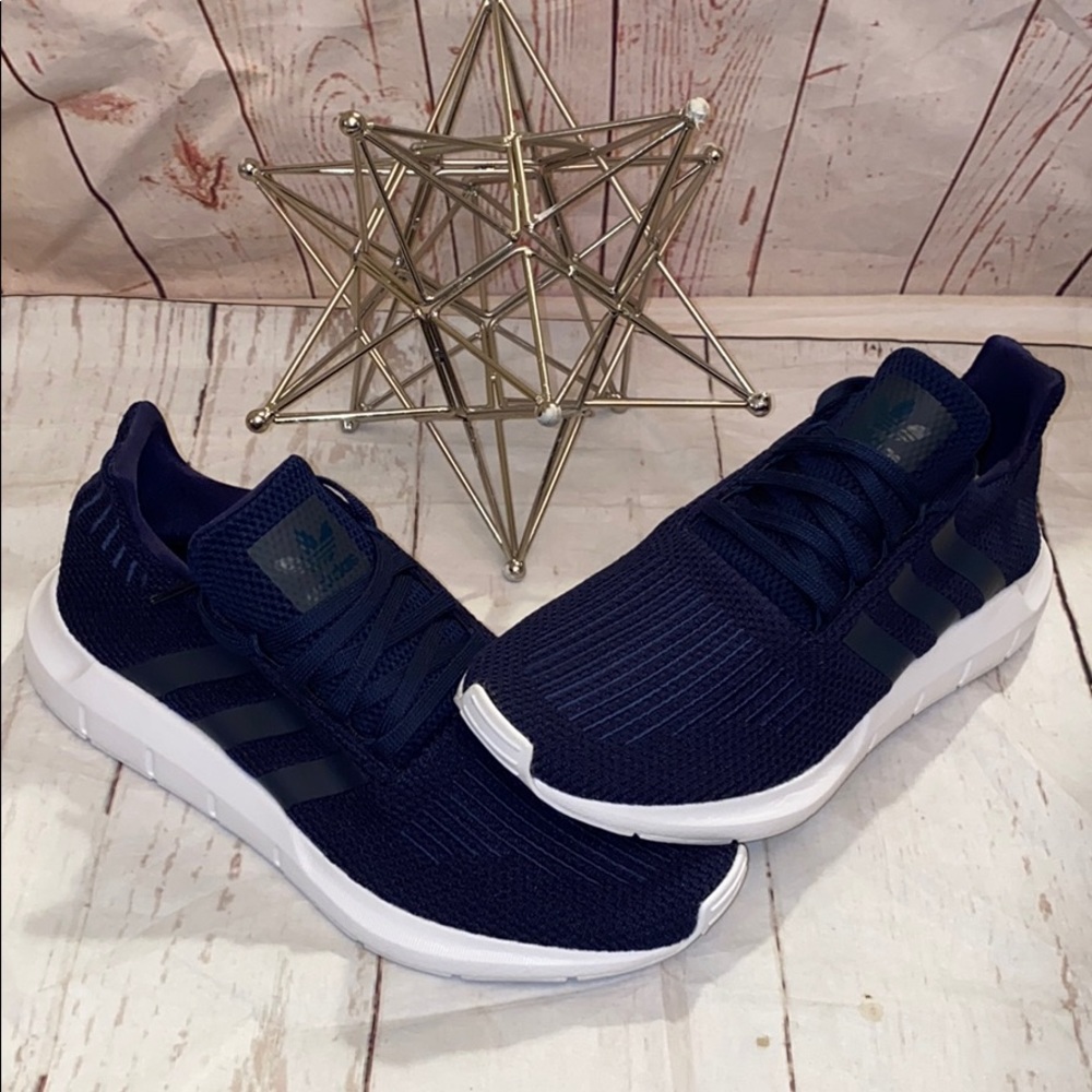 🍃 NWT men’s adidas swift run shoes in blue 🍃